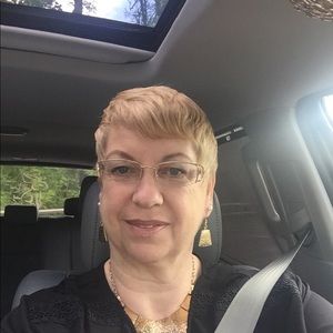 Meet your Posher, Petra